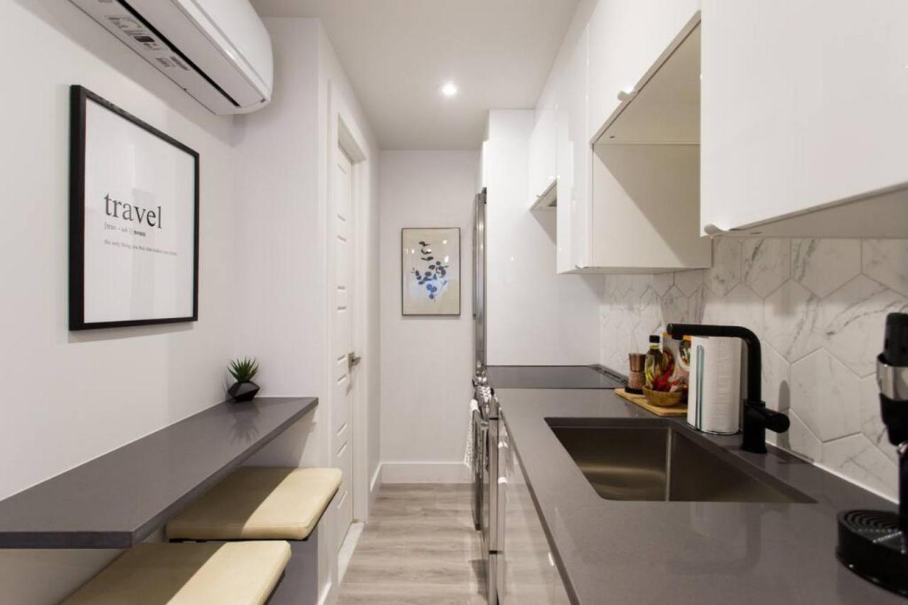 Palms Little Italy Studio With Full Bathroom By Denstays Montréal Eksteriør billede